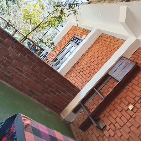 Apurvi Homestay Ella Bagian luar foto