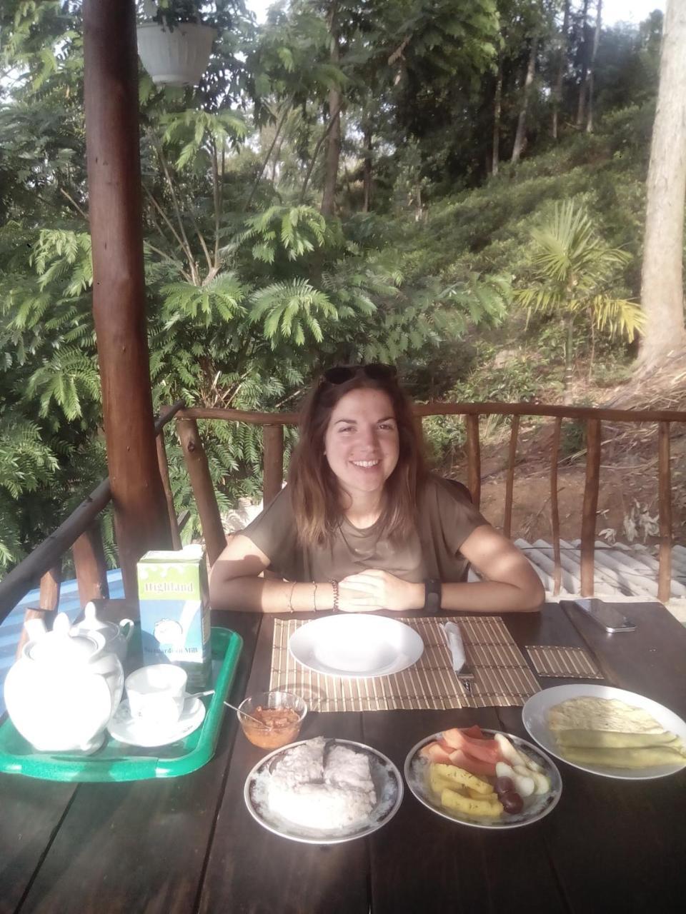 Apurvi Homestay Ella Bagian luar foto